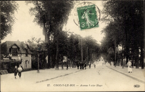 Postcard Choisy le Roi Val de Marne, Avenue Victor Hugo
