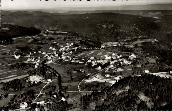 Ak Häusern im Schwarzwald, Fliegeraufnahme