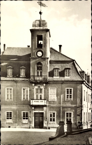 Ak Wurzen in Sachsen, Rathaus, Uhrturm, Fenster, Eingangstür, Schwarz-Weiß-Foto