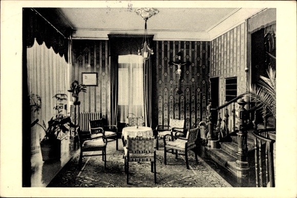 Postcard Bad Nauheim in Hesse, interior view of a living room, furniture, carpet, windows, plants