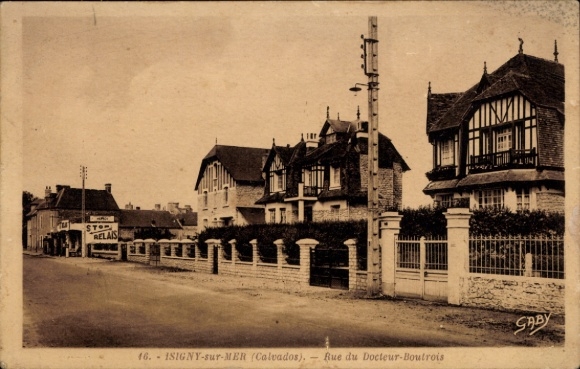 Ak Isigny sur Mer Calvados, Rue du Docteur-Boutrois