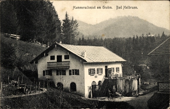 Postcard Bad Heilbrunn in Upper Bavaria, Hammerschmied am Grabm, building with window, mountains in the background