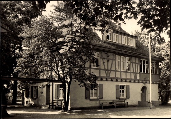 Postcard Sprotta Doberschütz in Saxony, youth hostel Karl Marx, exterior view, half-timbered