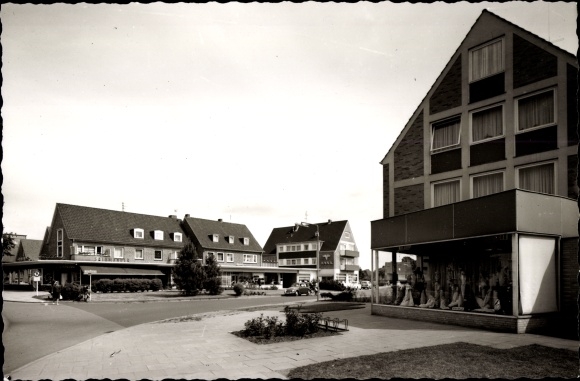 Foto Quickborn in Holstein, Straßenpartie, Geschäft