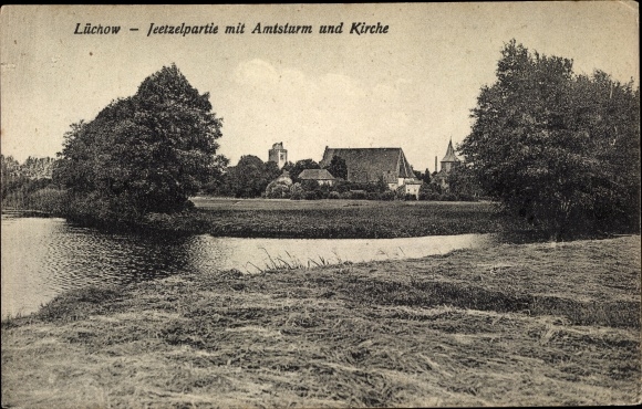 Postcard Lüchow im Wendland, Jeetzelpartie with official tower and church