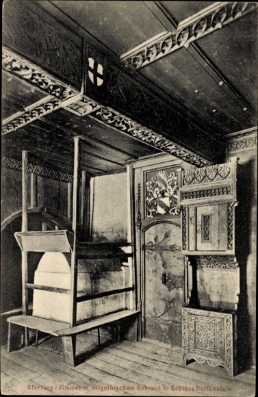 Ak Sterzing Vipiteno Südtirol, Zimmer mit gotischem Schrank, Holzdecke, Möbel,  Einrichtung