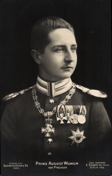 Ansichtkaart Prins August Wilhelm van Pruisen, Liersch 1505, uniform, medaille