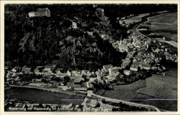 Ak Riedenburg im Altmühltal, Riedenberg, Luftaufnahme von  Riedenburg, Altmühltal, Häuser, Landsc