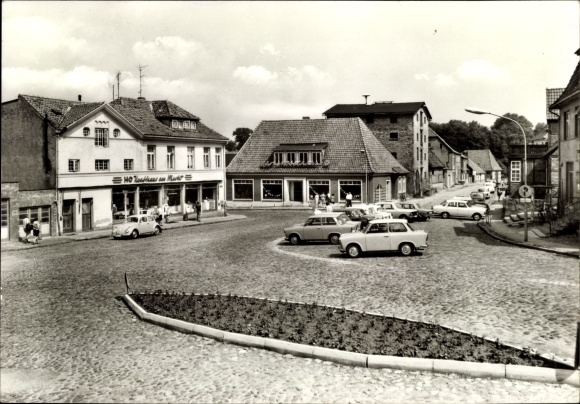 Postcard Klütz in Mecklenburg, view over the market place