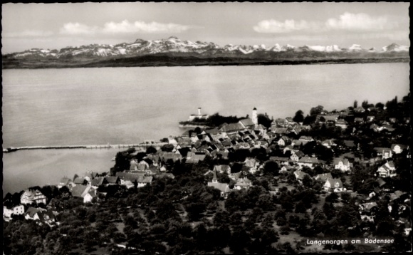 Ak Langenargen am Bodensee, Landschaftspanorama, Häuseransicht, Bodensee, Berge im Hintergrund