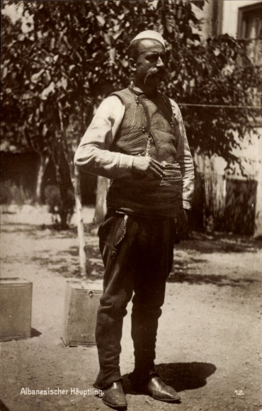 Postcard Albanian chief in traditional costume