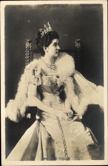 Postcard Elena of Montenegro, Queen of Italy, portrait, crown