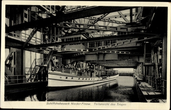Postcard Niederfinow in Brandenburg, boat lift, trough, saloon motor ship Kreuz As, passengers