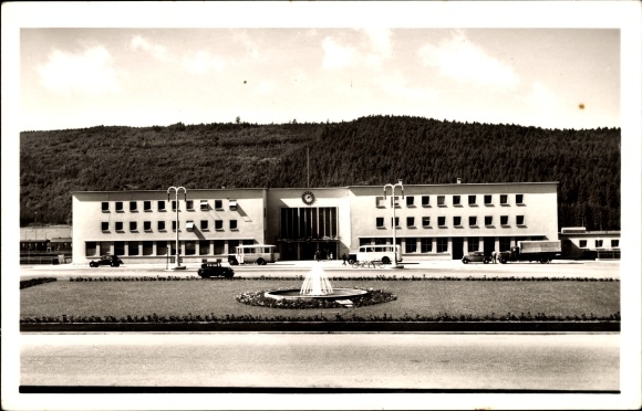 Ak Tuttlingen an der Donau Württemberg, Bahnhof, Springbrunnen