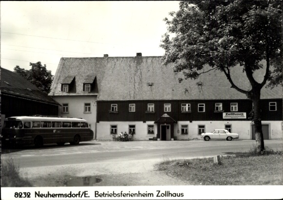 Postcard Neuhermsdorf Hermsdorf in the Ore Mountains, company holiday home Zollhaus, bus, car, street, trees