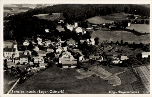 Ak Sattelpeilnstein Traitsching im Bayerischen Wald, Fliegeraufnahme, Schloss-Brauerei