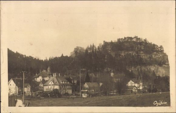 Ak Oybin in der Oberlausitz, Landschaft mit Häusern, Felsen, Wald, Berg