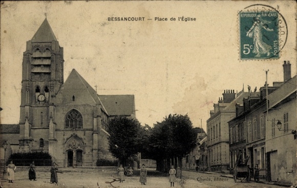 Ak Bessancourt Val d'Oise,  Place de l'Église, Kirche, Häuser, Menschen