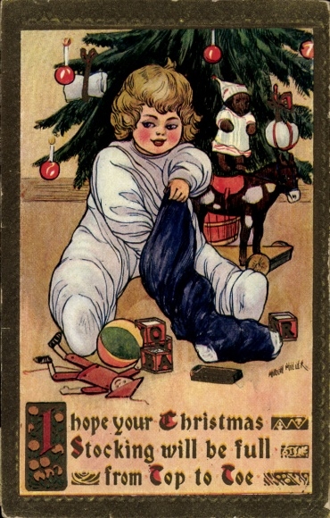 Ak Glückwunsch Weihnachten, Kind holt Geschenke aus dem Strumpf