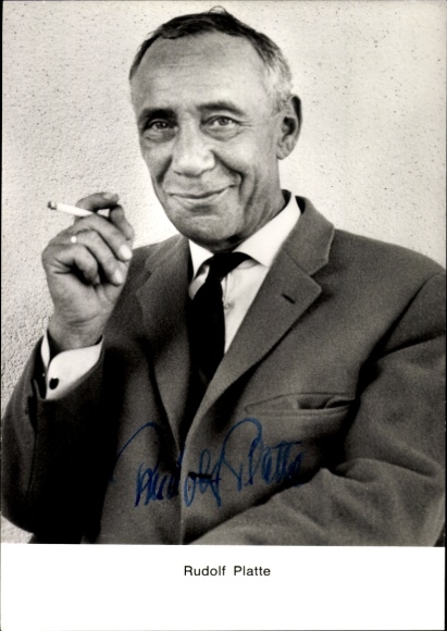 Ak Schauspieler Rudolf Platte, Portrait mit Zigarette, Autogramm