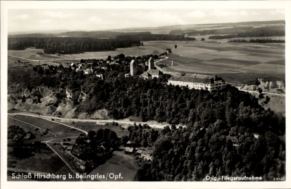 Ak Hirschberg Beilngries im Altmühltal Bayern, Schloss Hirschberg, Fliegeraufnahme