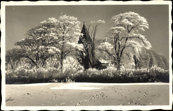 Foto Ak Rüllschau Maasbüll in Schleswig Holstein, Kirche, Winterszene 