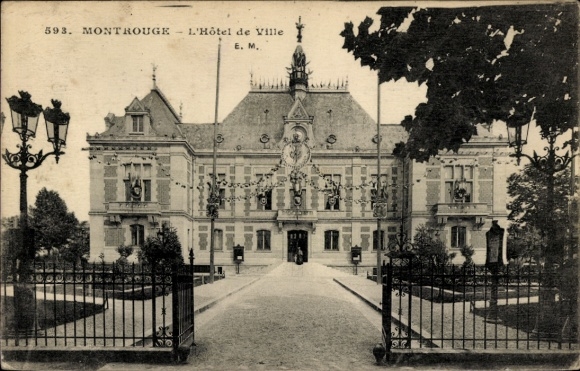 Picture Montrouge Hauts de Seine, Hôtel de Ville, garden, decorative elements, black and white