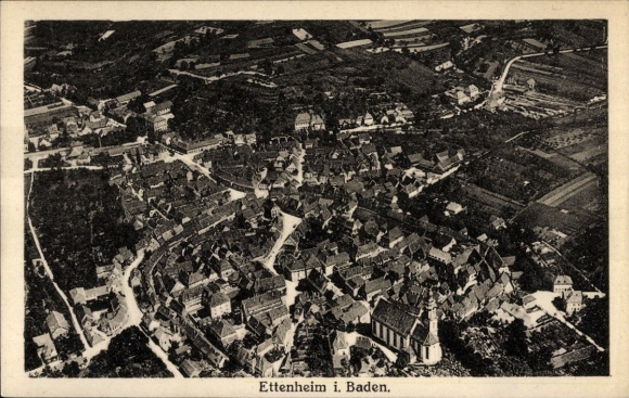 Ak Ettenheim in Baden, Luftaufnahme von  Häuser, Landschaft, 