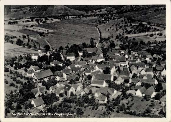 KP Laufen Sulzburg w Schwarzwaldzie, widok z lotu ptaka na Laufen, kościoły, domy, krajobraz