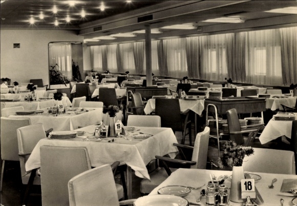 Postcard FDGB holiday ship, GTMS Fritz Heckert, dining room
