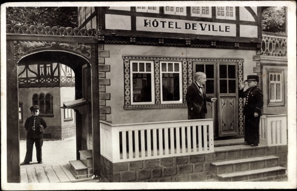 Postcard Paris, Exposition Internationale 1937, Royaume de Lilliput, l&#39;Hôtel de Ville