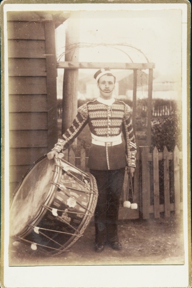 Cabinet photo Tambour in uniform, British military