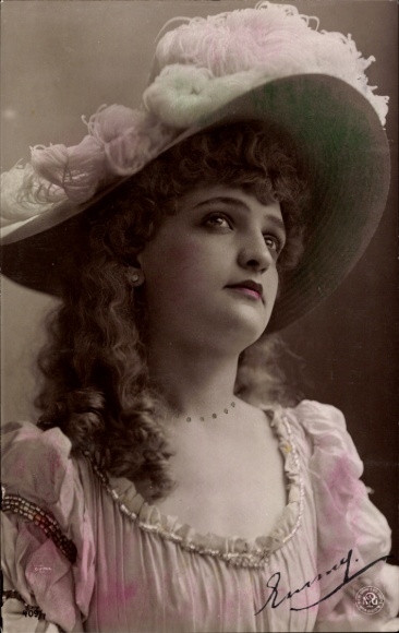 Postcard Young woman with hat, portrait