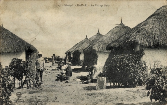 Ak Dakar Senegal, Dorfansicht, Strohdächer, Menschen bei der Arbeit, Senegal, Dakar