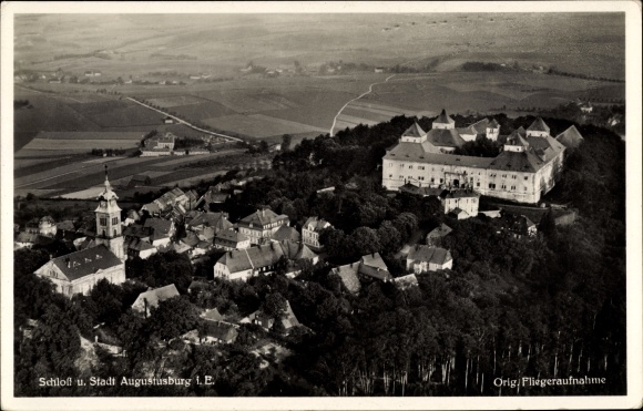 Ak Augustusburg im Erzgebirge, Fliegeraufnahme mit Schloss, Sitz der NS Gauführerschule Sachsen