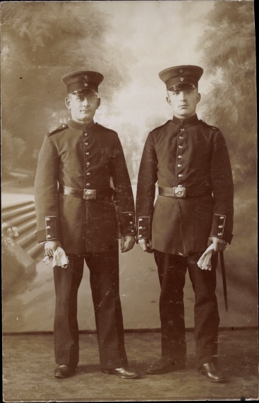 Foto Ak Calau in Brandenburg, Twee Duitse soldaten in uniform