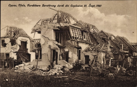 Postcard Oppau Ludwigshafen am Rhein, explosion of the nitrogen plant in 1921, destroyed houses