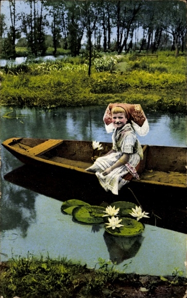 Ak Spreewaldbilder, Ein Idyll, Mädchen in Tracht, Teichrosen