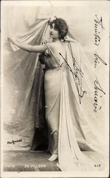 Postcard portrait of a Woman in a White Dress, De Villers