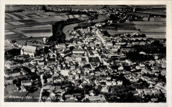 Ak Altötting in Oberbayern, Luftaufnahme von  Stadtansicht, 1942