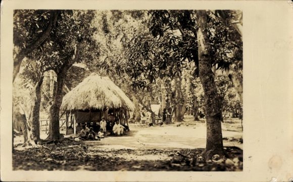 Photo Postcard Barranquilla Colombia, village motif, straw hut, residents