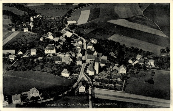 Ak Amtzell im Allgäu, Fliegeraufnahme, Luftaufnahme, Dorfansicht, Häuser, Felder