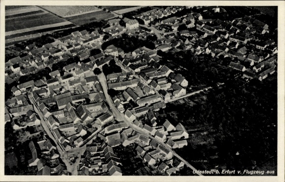 KP Udestedt w Turyngii, widok z lotu ptaka na Erfurt, domy, ulice