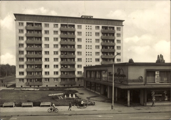 Postcard Halle an der Saale, Paul Suhr Street, high-rise building