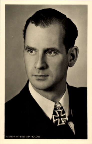 Ak Ritterkreuzträger Kapitänleutnant von Bülow, Eichenlaub, Photo Hoffmann R 104
