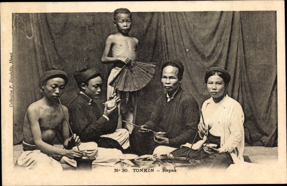 Postcard Tonkin Vietnam, Repas, Vietnamese eating, fans