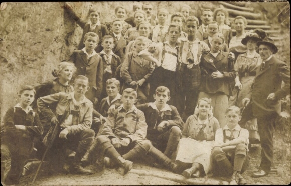Photo Postcard Wanderer, group photo