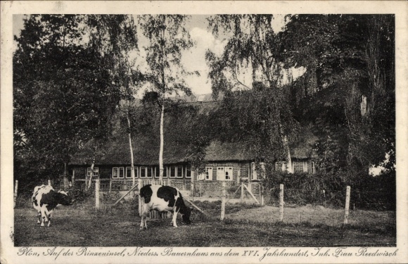 Ak Plön in Schleswig Holstein, Auf der Prinzeninsel, niedersächsisches Bauernhaus, Frau Reedwisch