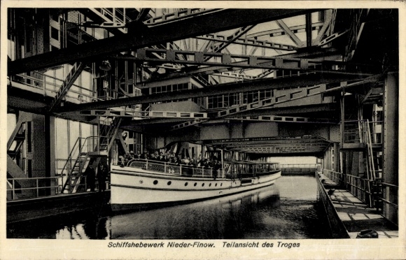 Postcard Niederfinow in Brandenburg, boat lift, trough, saloon motor ship Kreuz As, passengers
