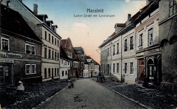 Ak Mansfeld im Harzvorland, Luther-Straße mit Landratsamt